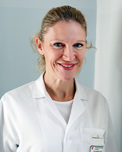 Dr. Iris Zachenhofer